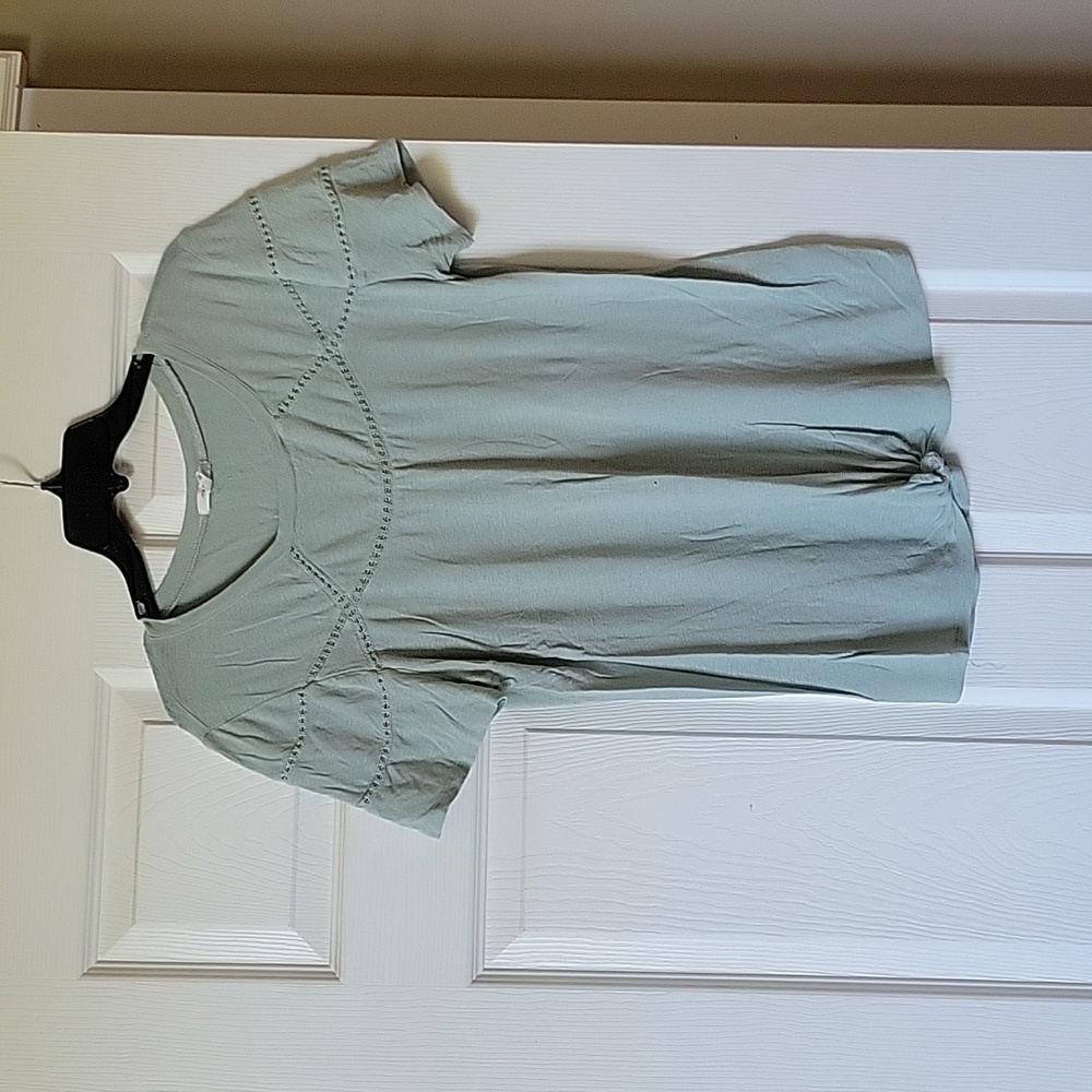 Maurices Size Medium Top